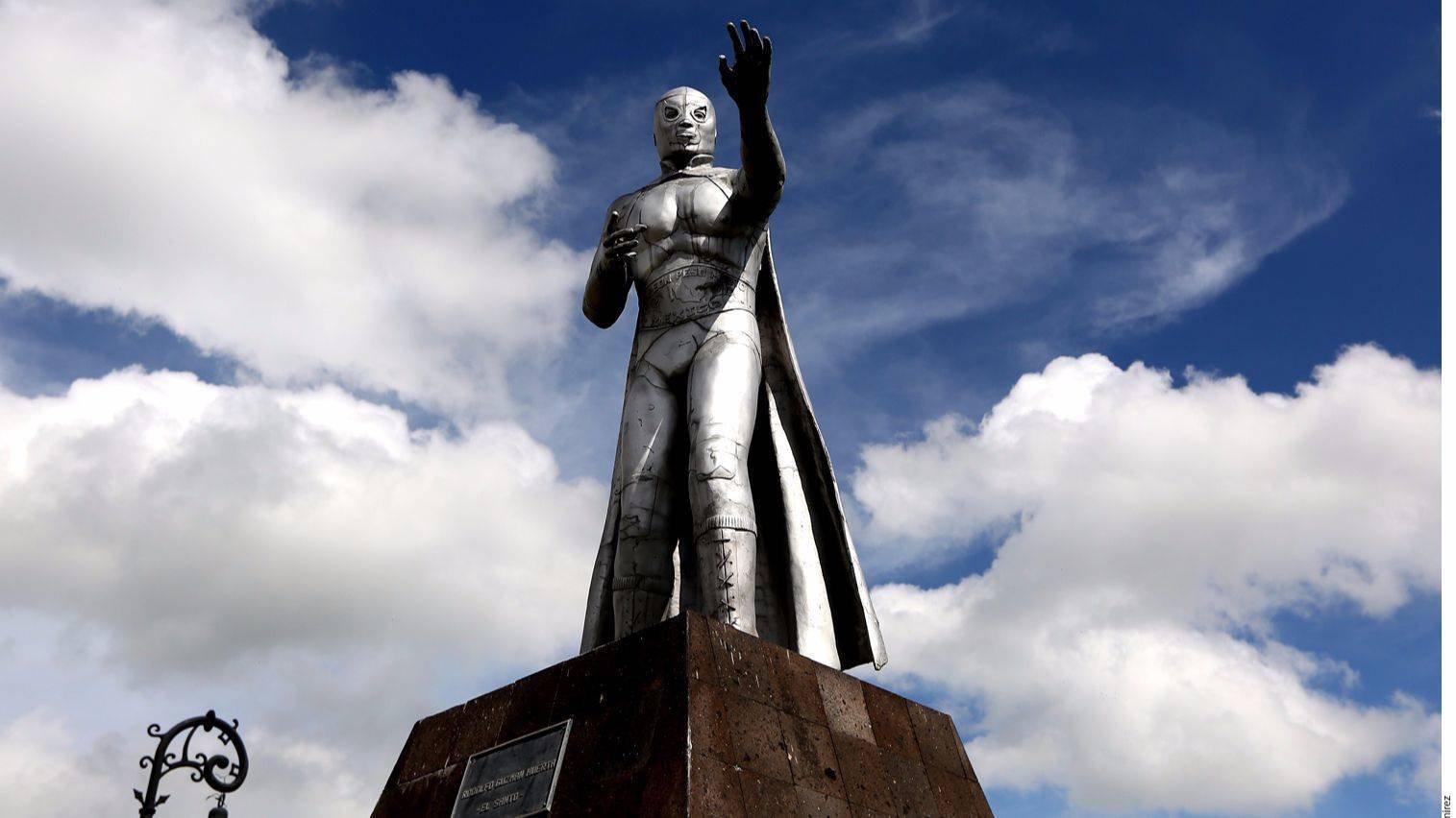 Restauran Monumento De El Santo El Enmascarado De Plata De Tulancingo