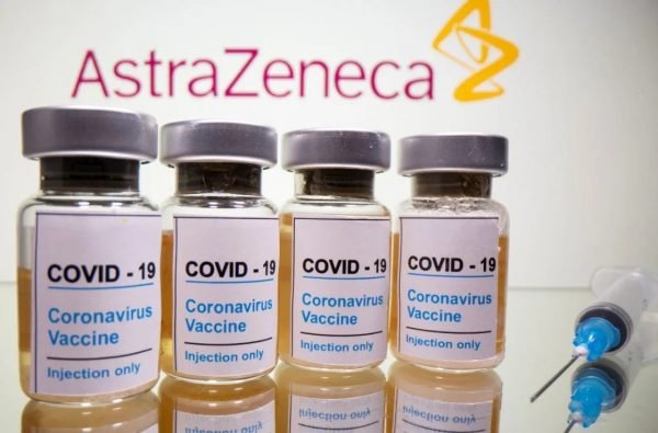 Más países suspenden vacuna de AstraZeneca/Oxford por casos de trombosis - Énfasis
