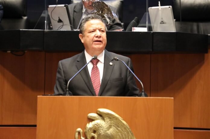 JULIO MENCHACA