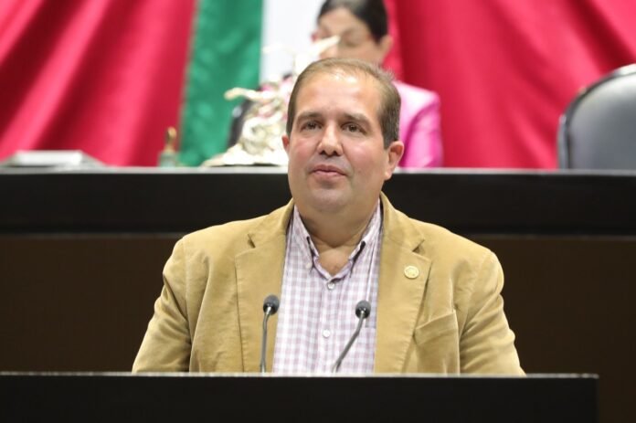 Diputado José Luis Garza