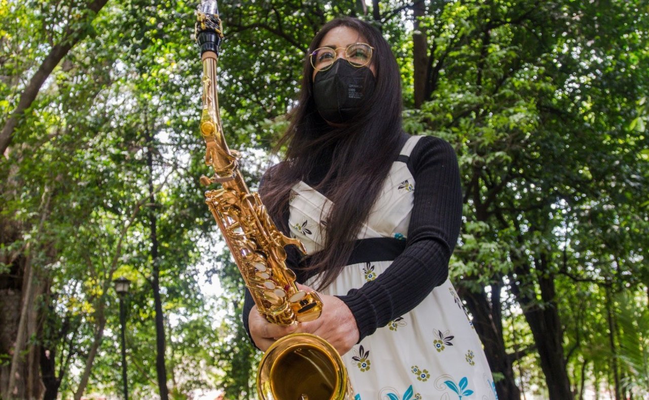 saxofonista María Elena Ríos