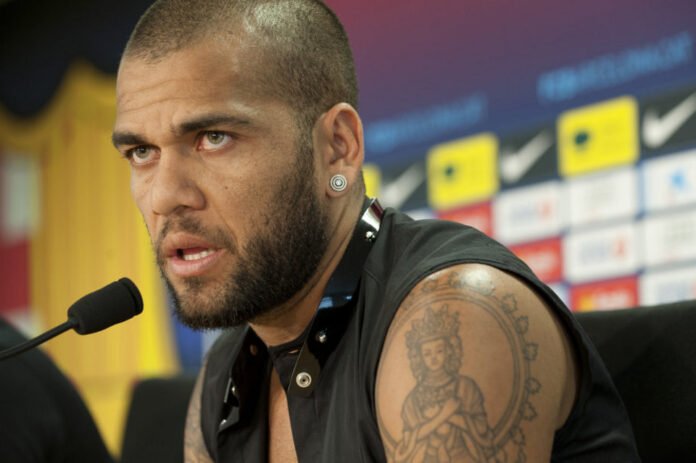 trasladan a dani alves